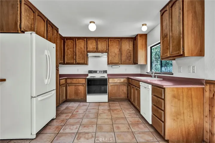 2110 Diane Way, Lakeport, California 95453