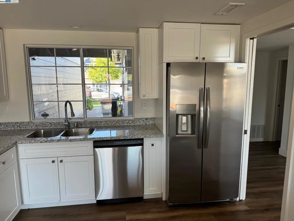 118 Pelican Loop, Pittsburg, California 94565 home-pic-2