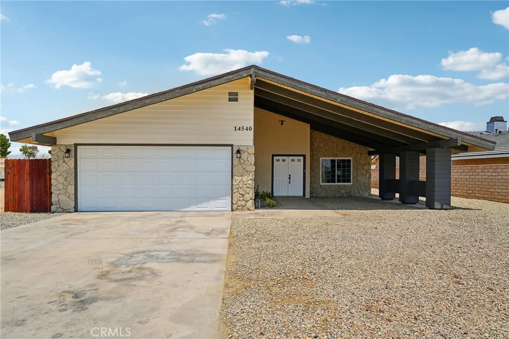 14540 Lighthouse Lane, Helendale, California 92342 home-pic-0