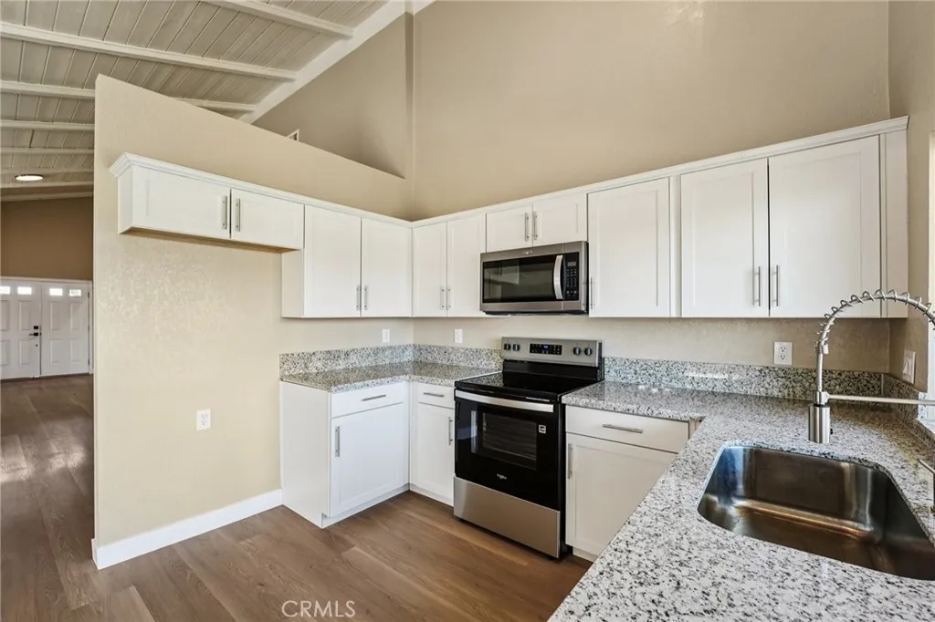 14540 Lighthouse Lane, Helendale, California 92342 home-pic-9