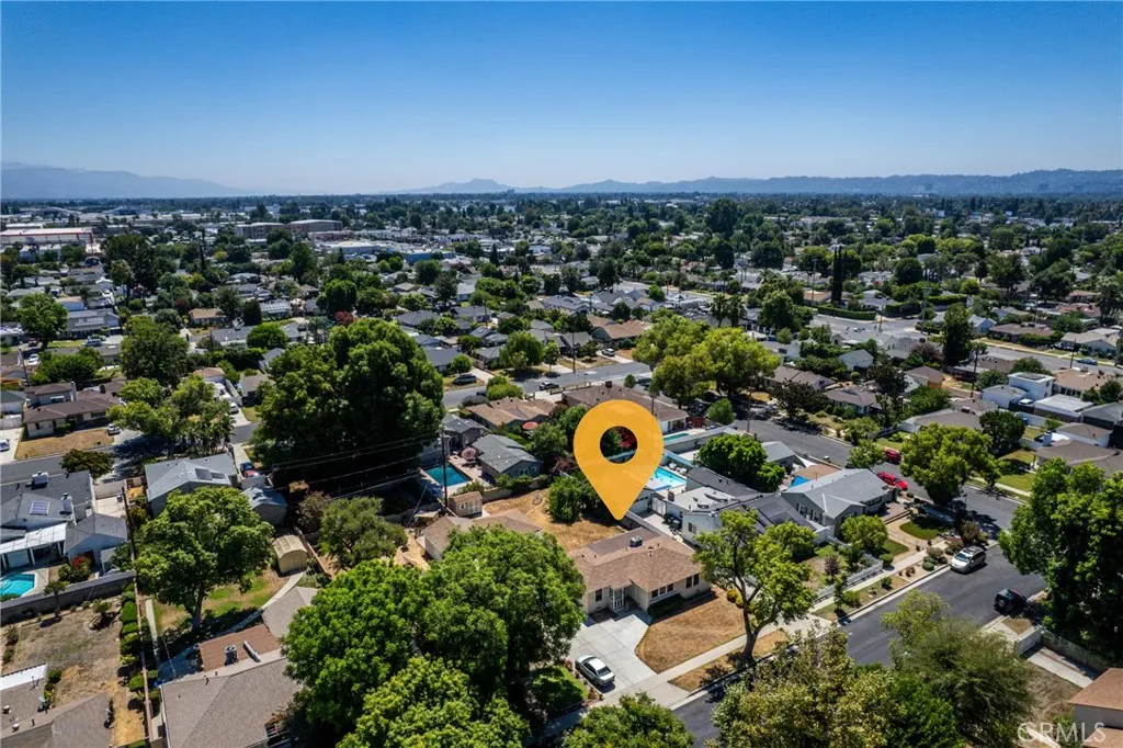 7642 Wish Avenue, Van Nuys, California 91406 home-pic-4