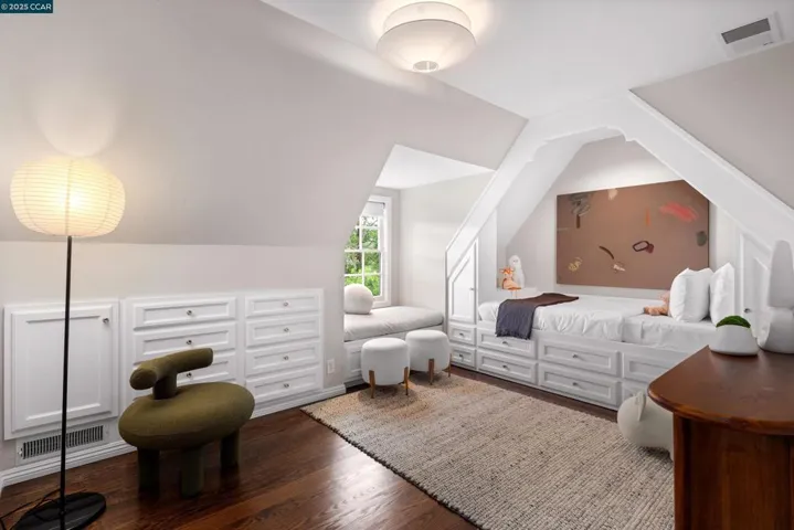 9 El Sueno, Orinda, California 94563