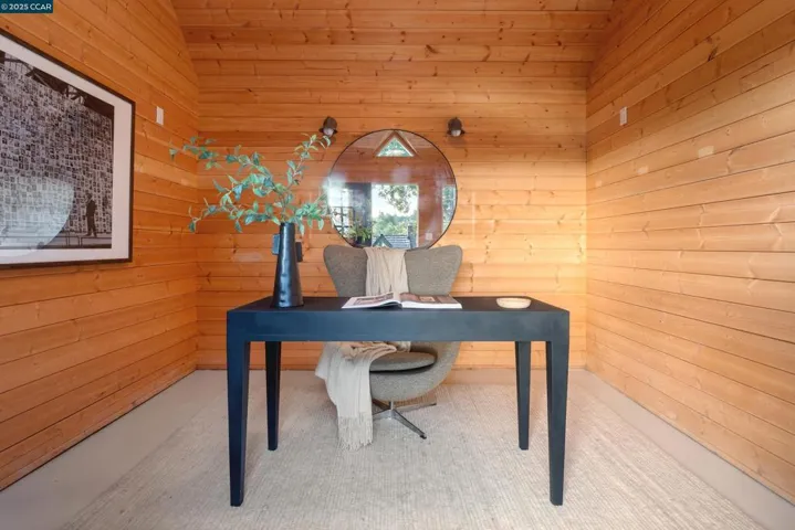 9 El Sueno, Orinda, California 94563