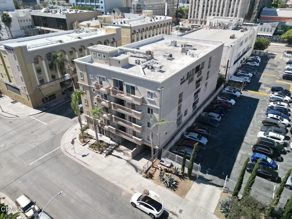 3855 Ingraham Street 204, Los Angeles, California 90005 home-pic-28