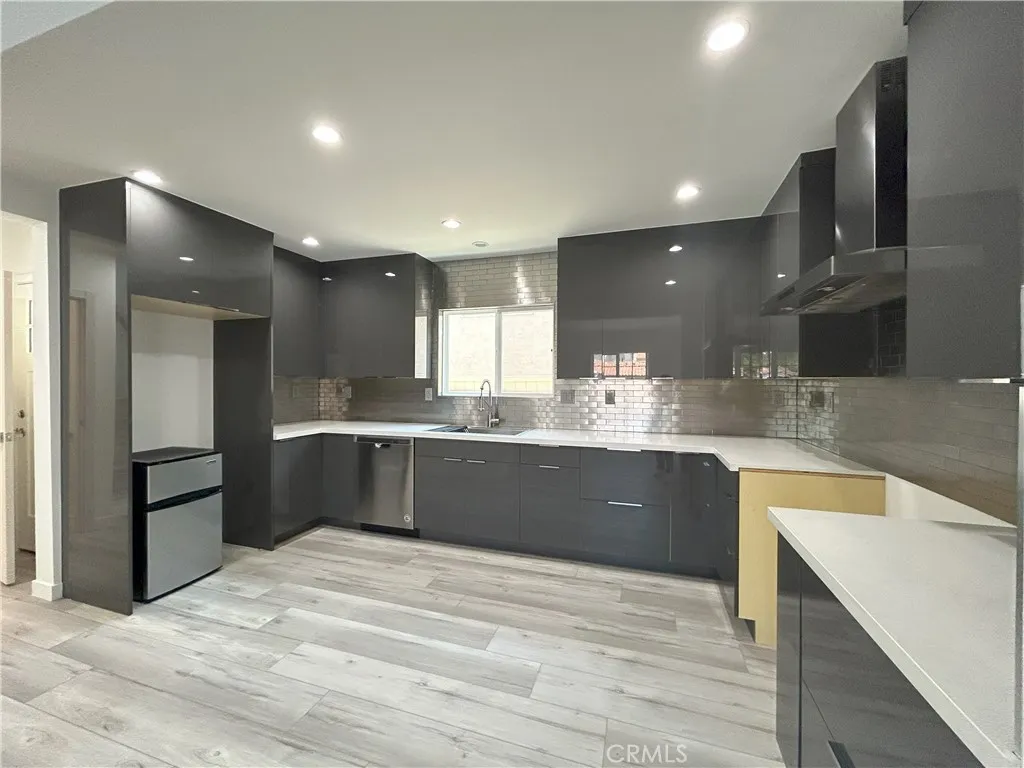 10363 Commerce Avenue, Tujunga, California 91042 home-pic-6