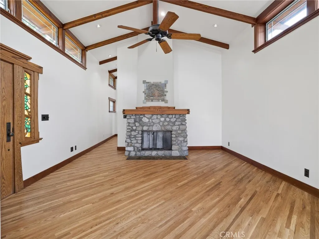 3950 De Longpre Avenue, Los Angeles, California 90027 home-pic-8