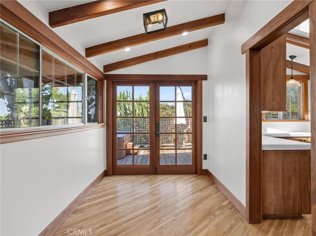 3950 De Longpre Avenue, Los Angeles, California 90027 home-pic-15