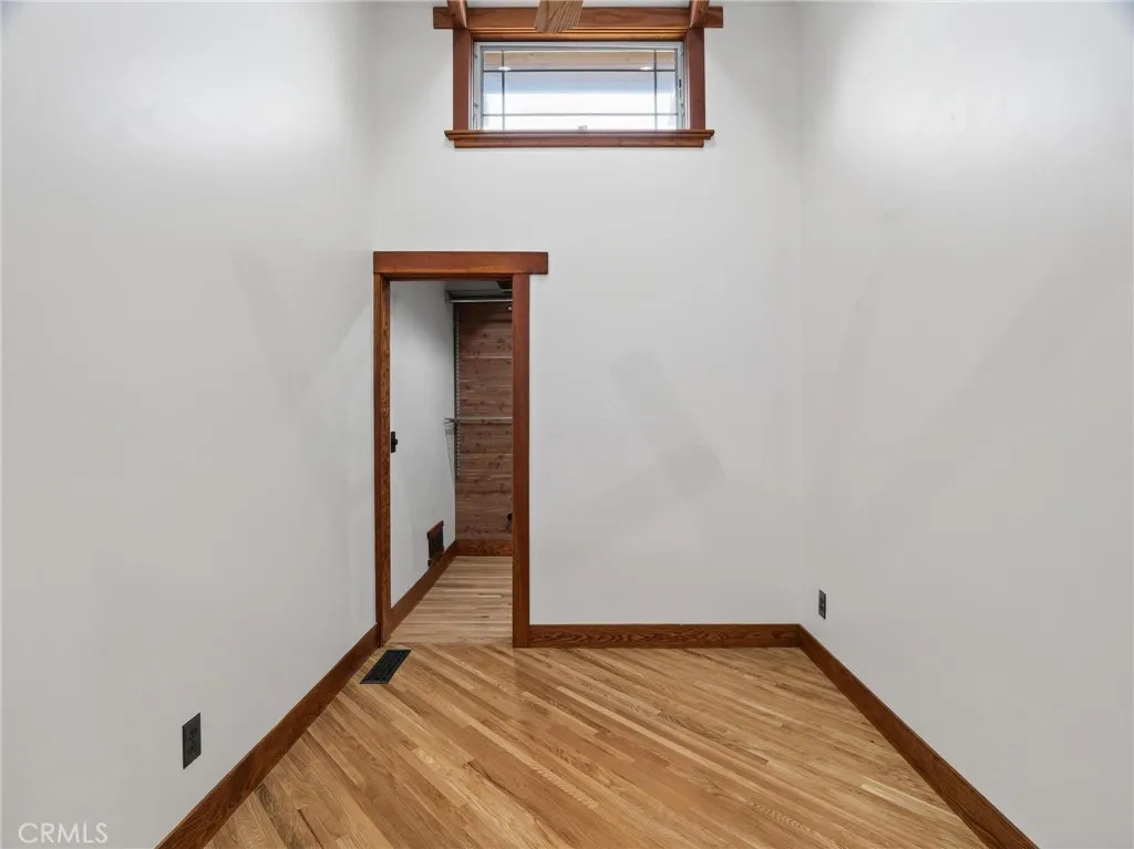 3950 De Longpre Avenue, Los Angeles, California 90027 home-pic-21