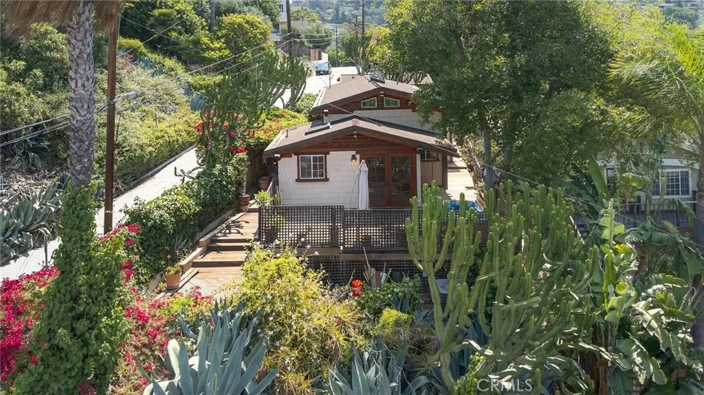 3950 De Longpre Avenue, Los Angeles, California 90027 home-pic-54