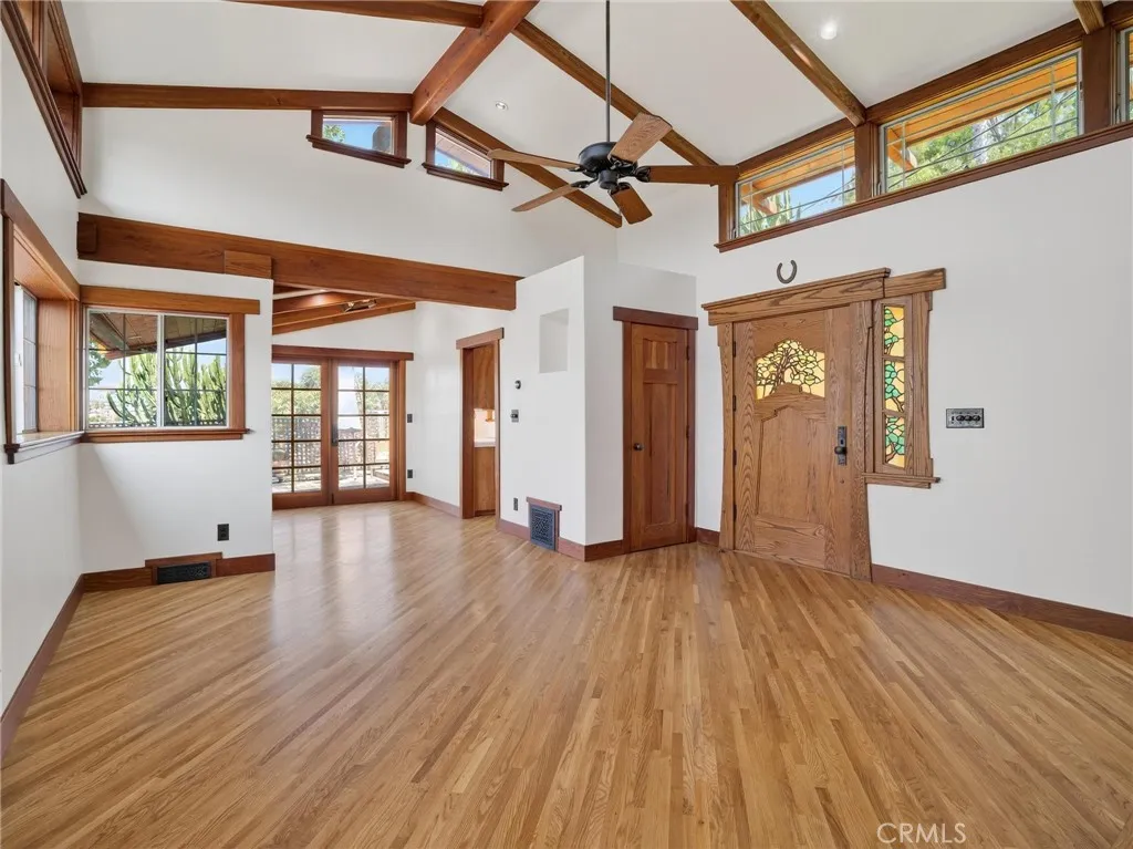 3950 De Longpre Avenue, Los Angeles, California 90027 home-pic-9