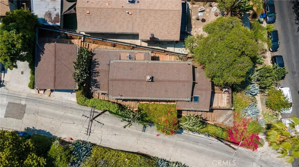 3950 De Longpre Avenue, Los Angeles, California 90027 home-pic-60