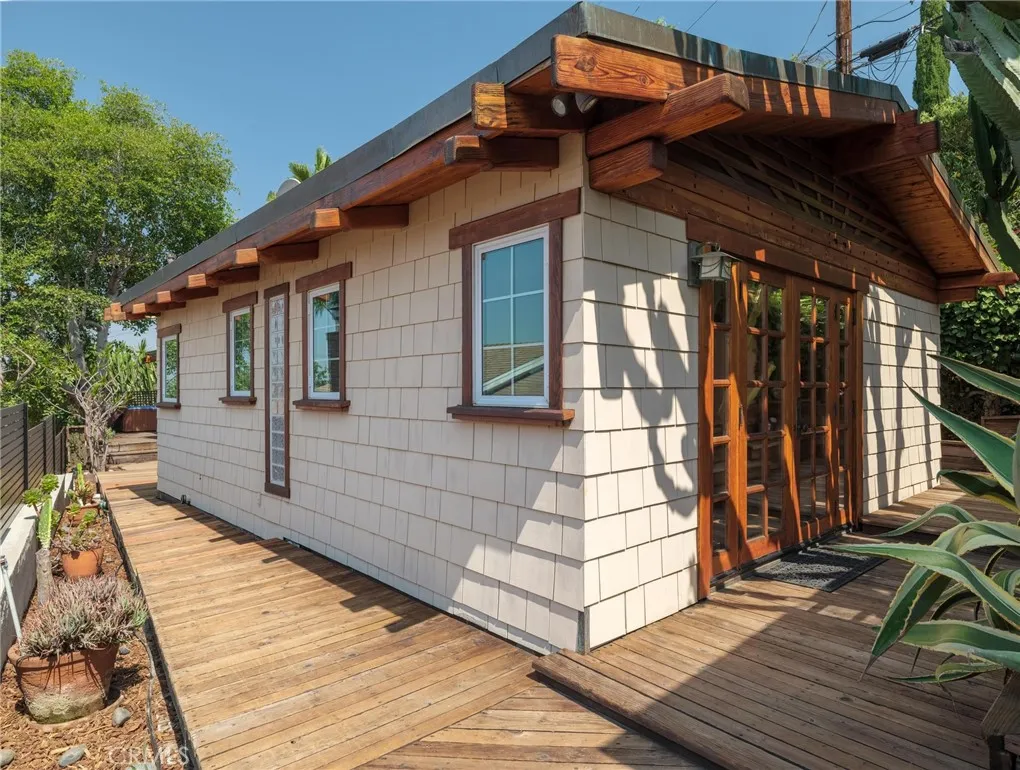 3950 De Longpre Avenue, Los Angeles, California 90027 home-pic-47