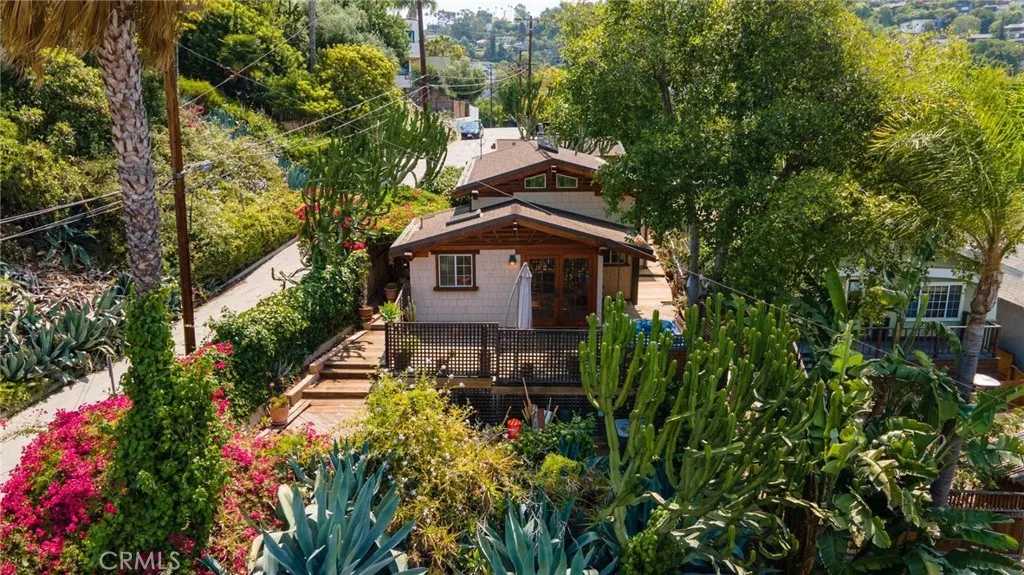 3950 De Longpre Avenue, Los Angeles, California 90027 home-pic-53