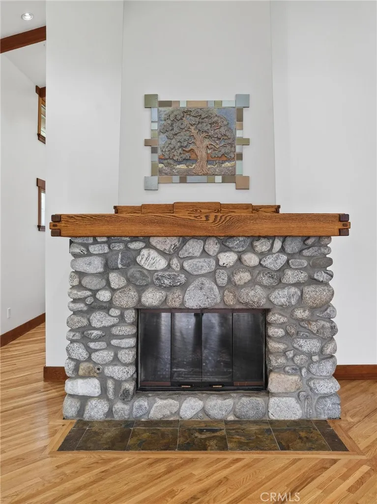 3950 De Longpre Avenue, Los Angeles, California 90027 home-pic-13