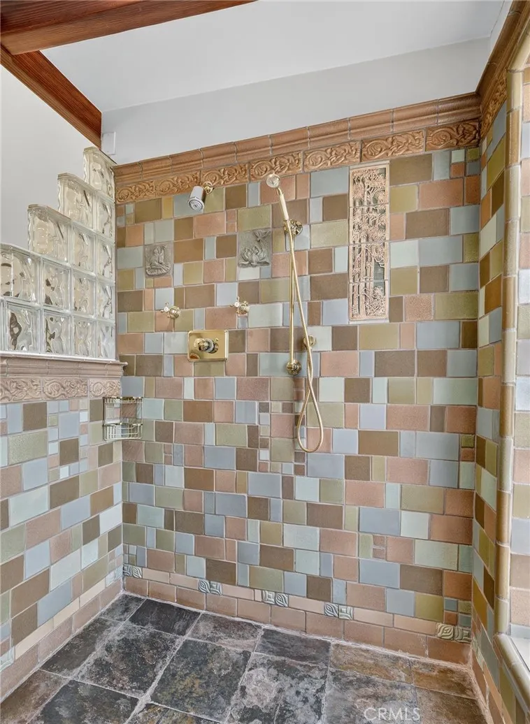 3950 De Longpre Avenue, Los Angeles, California 90027 home-pic-27