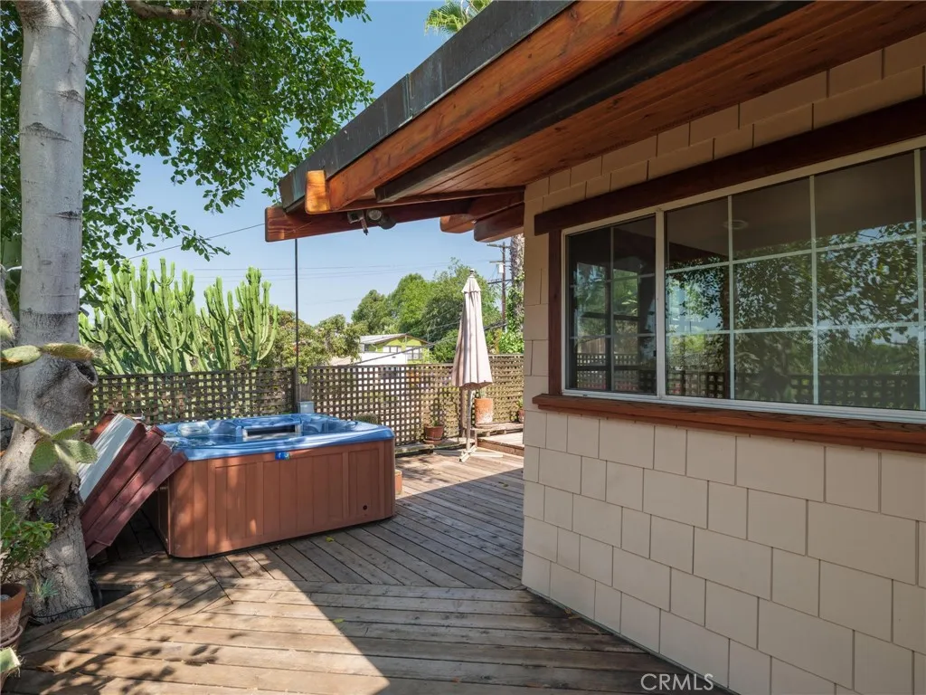 3950 De Longpre Avenue, Los Angeles, California 90027 home-pic-44