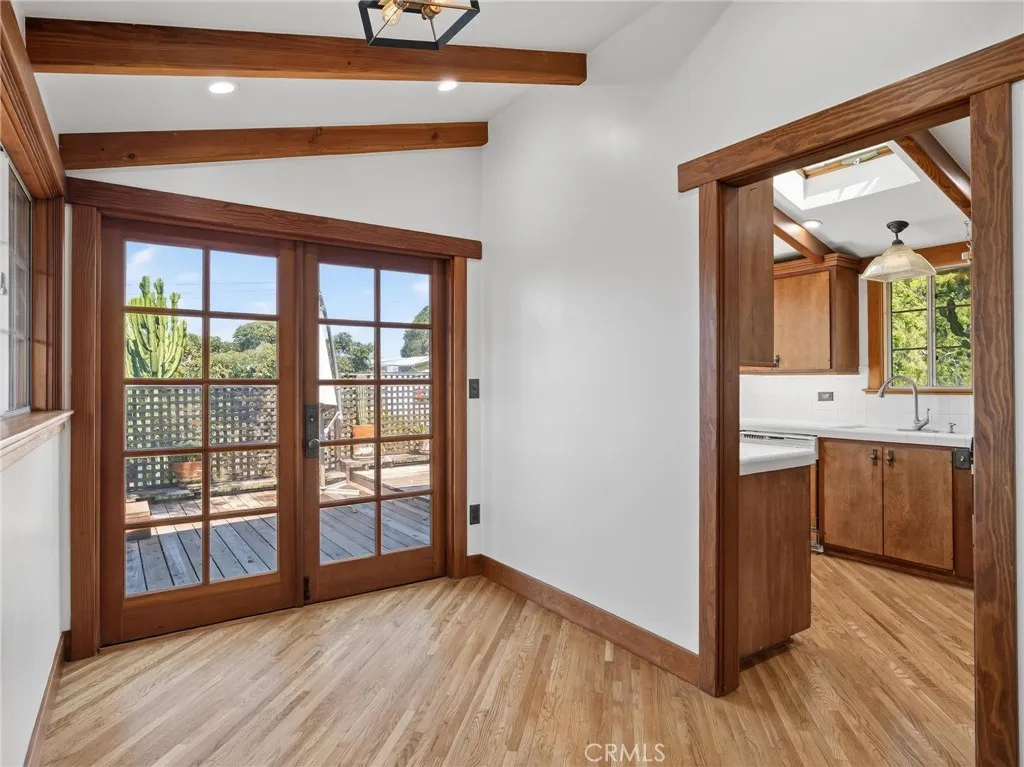 3950 De Longpre Avenue, Los Angeles, California 90027 home-pic-14