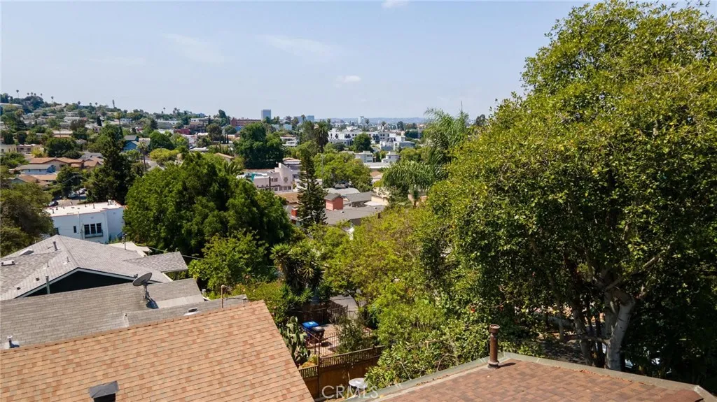 3950 De Longpre Avenue, Los Angeles, California 90027 home-pic-62