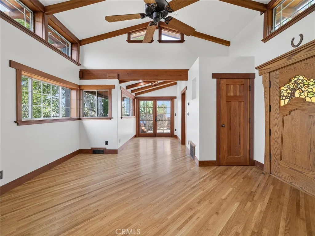 3950 De Longpre Avenue, Los Angeles, California 90027 home-pic-10