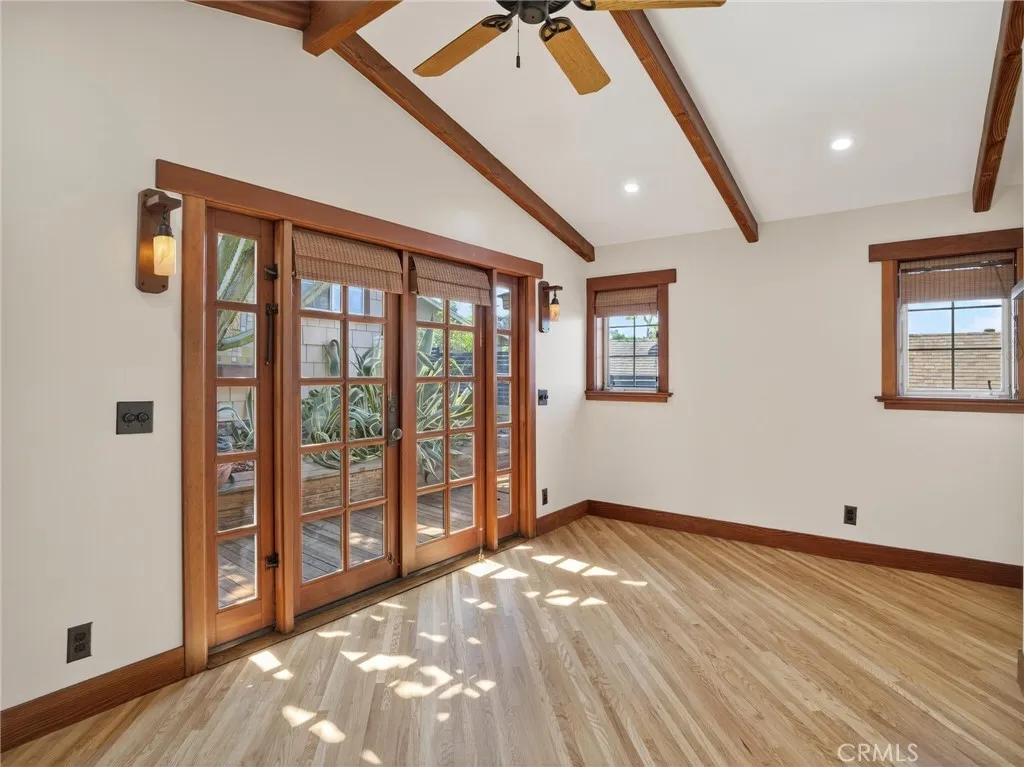 3950 De Longpre Avenue, Los Angeles, California 90027 home-pic-30