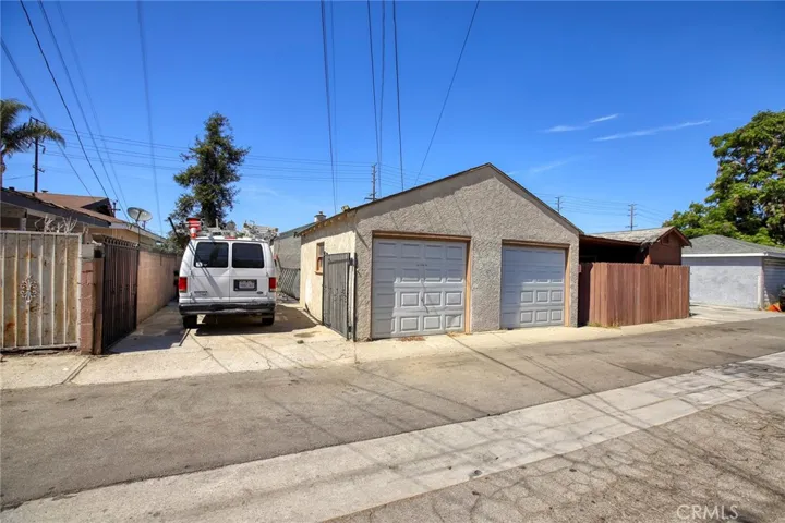 2590 E Carson Street, Carson, California 90810