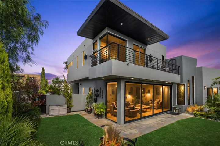 With panoramic ocean and Catalina views, refined interiors, and beautifully landscaped outdoor spaces, this luxury home is designed for both relaxation and entertaining.