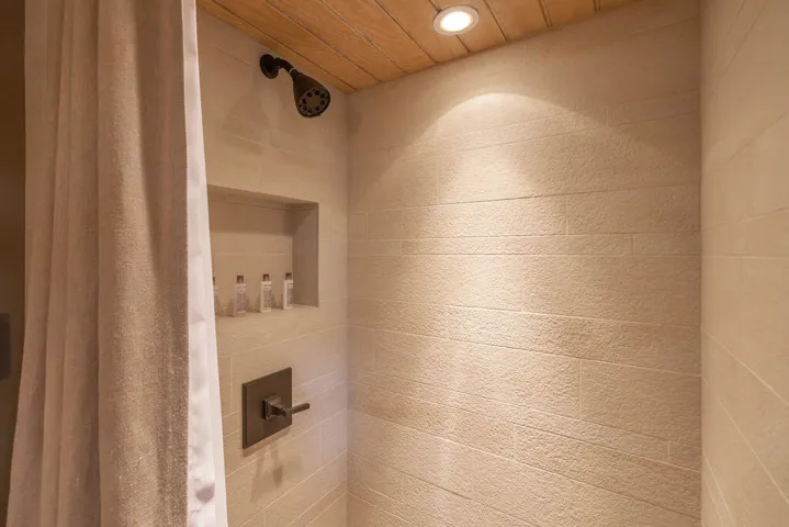 3rdBathroom3-