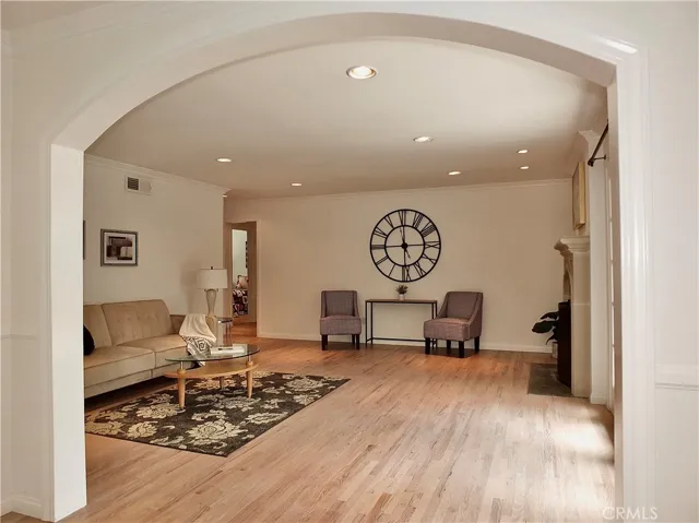 330 Linares Avenue, Long Beach, California 90803