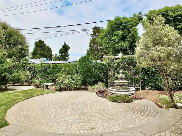 330 Linares Avenue, Long Beach, California 90803