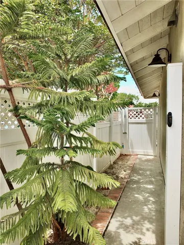 330 Linares Avenue, Long Beach, California 90803
