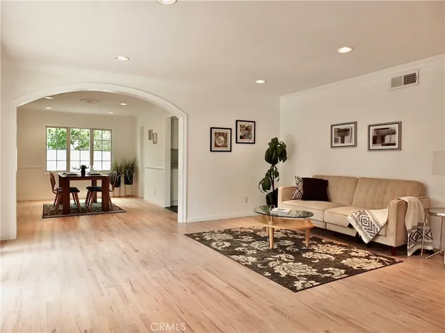 330 Linares Avenue, Long Beach, California 90803