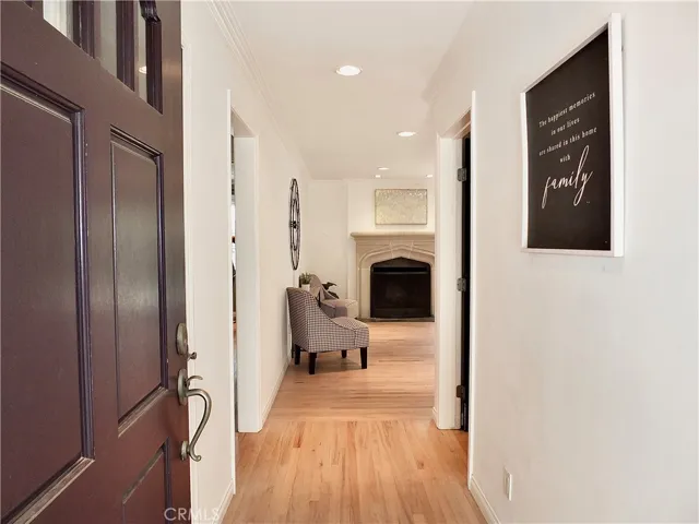 330 Linares Avenue, Long Beach, California 90803