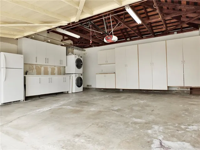 330 Linares Avenue, Long Beach, California 90803