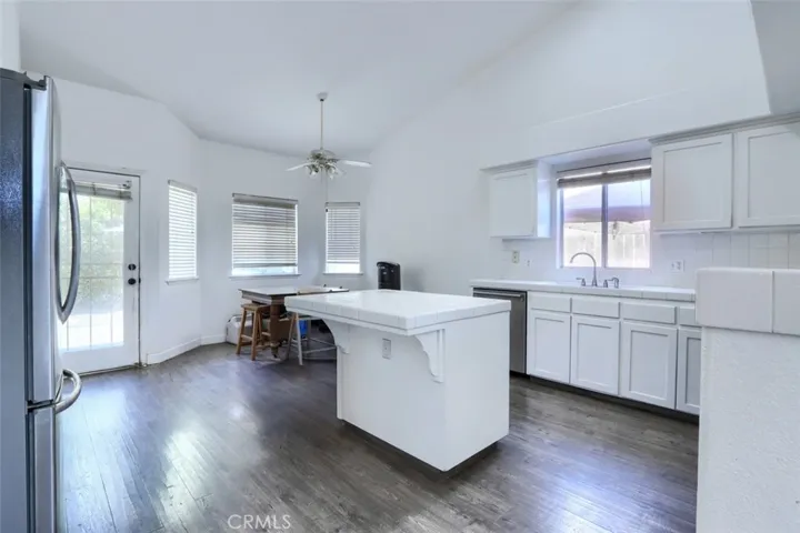 10419 N Woodrow Avenue, Fresno, California 93730