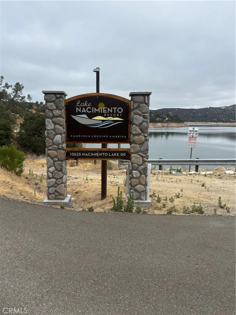 Lake Nacimiento Dam