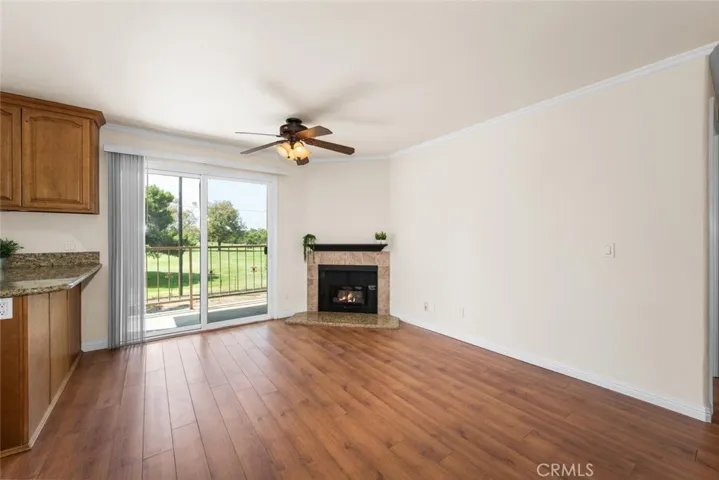 Open concept, fresh paint, ready for you to move in