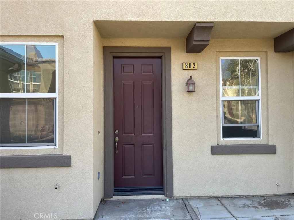 1800 E Lakeshore Drive 302, Lake Elsinore, California 92530, 3 Bedrooms Bedrooms, ,3 BathroomsBathrooms,Residential,For Sale,Lakeshore,AR25161210