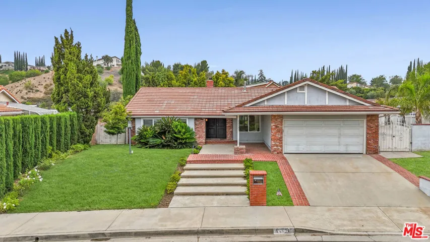 12131 Beaufait Avenue, Porter Ranch, California 91326