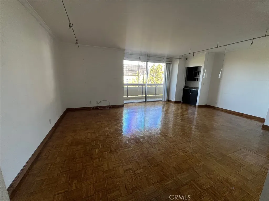 321 S San Vicente Boulevard 608, Los Angeles, California 90048 home-pic-1