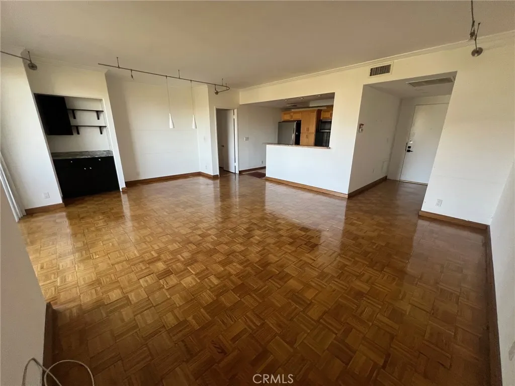 321 S San Vicente Boulevard 608, Los Angeles, California 90048 home-pic-2