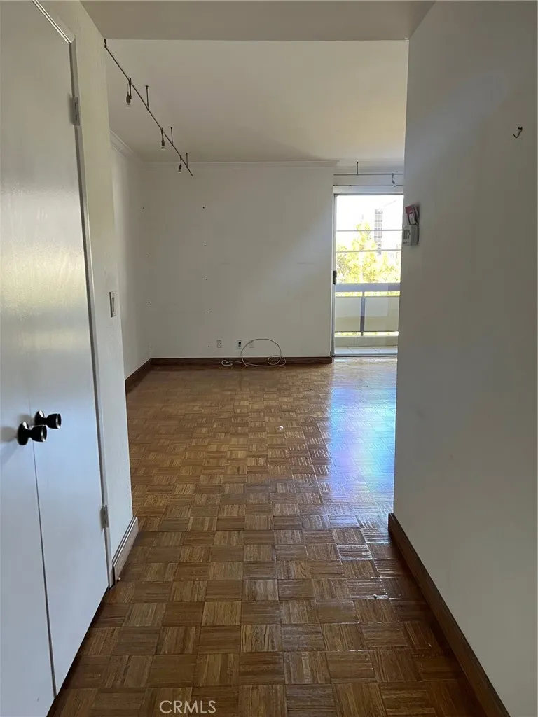 321 S San Vicente Boulevard 608, Los Angeles, California 90048 home-pic-0
