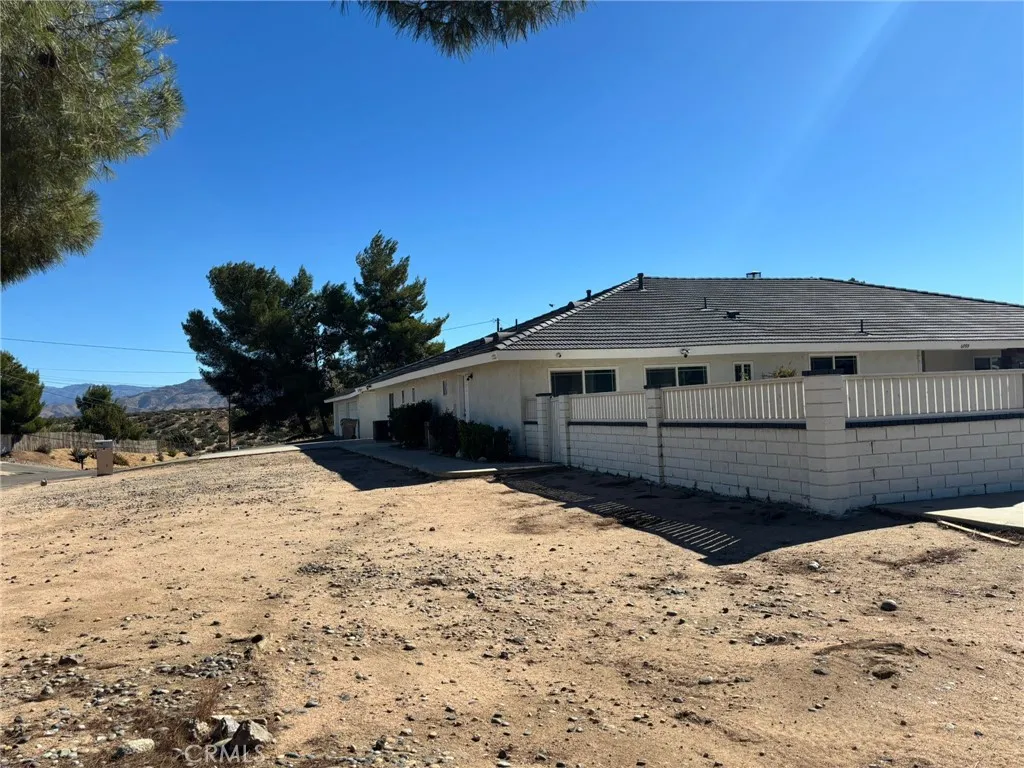 6995 Summit Valley Road, Hesperia, California 92345 home-pic-5
