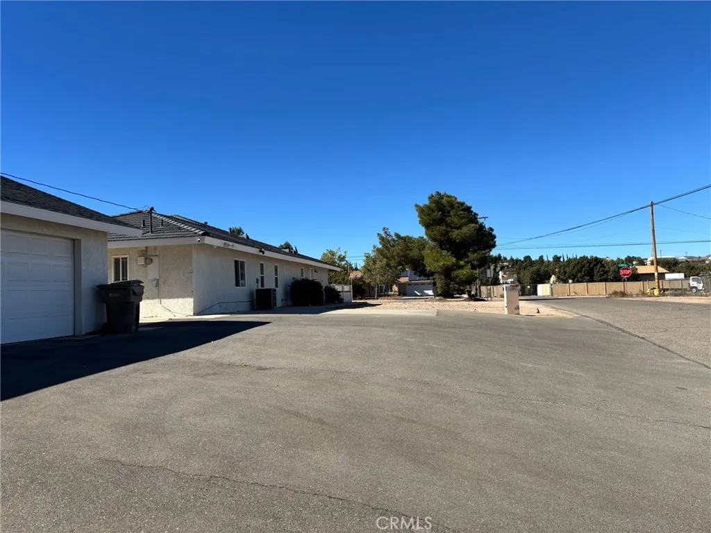6995 Summit Valley Road, Hesperia, California 92345 home-pic-1
