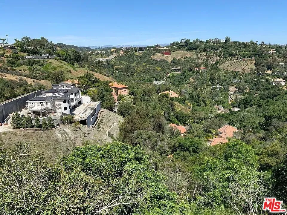 1016 Stradella Road, Los Angeles, California 90077 home-pic-2