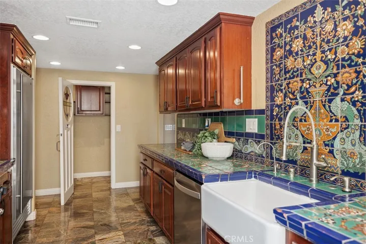 3180 Mountain View Drive, Laguna Beach, California 92651