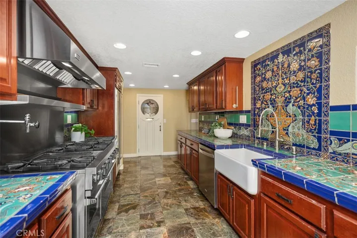 3180 Mountain View Drive, Laguna Beach, California 92651
