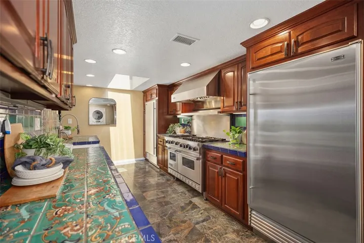 3180 Mountain View Drive, Laguna Beach, California 92651