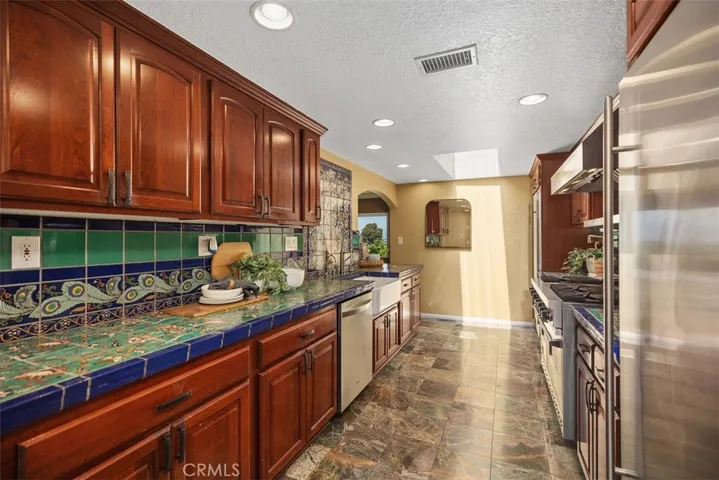 3180 Mountain View Drive, Laguna Beach, California 92651