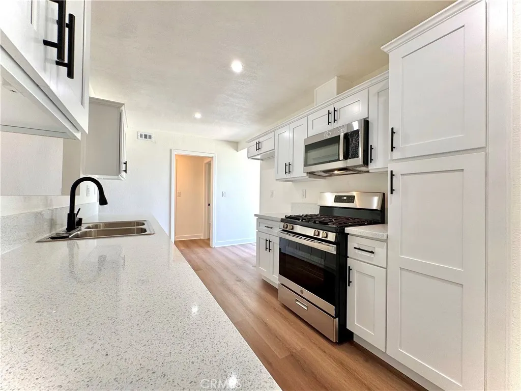 681 Birch Avenue, Upland, California 91786 home-pic-9