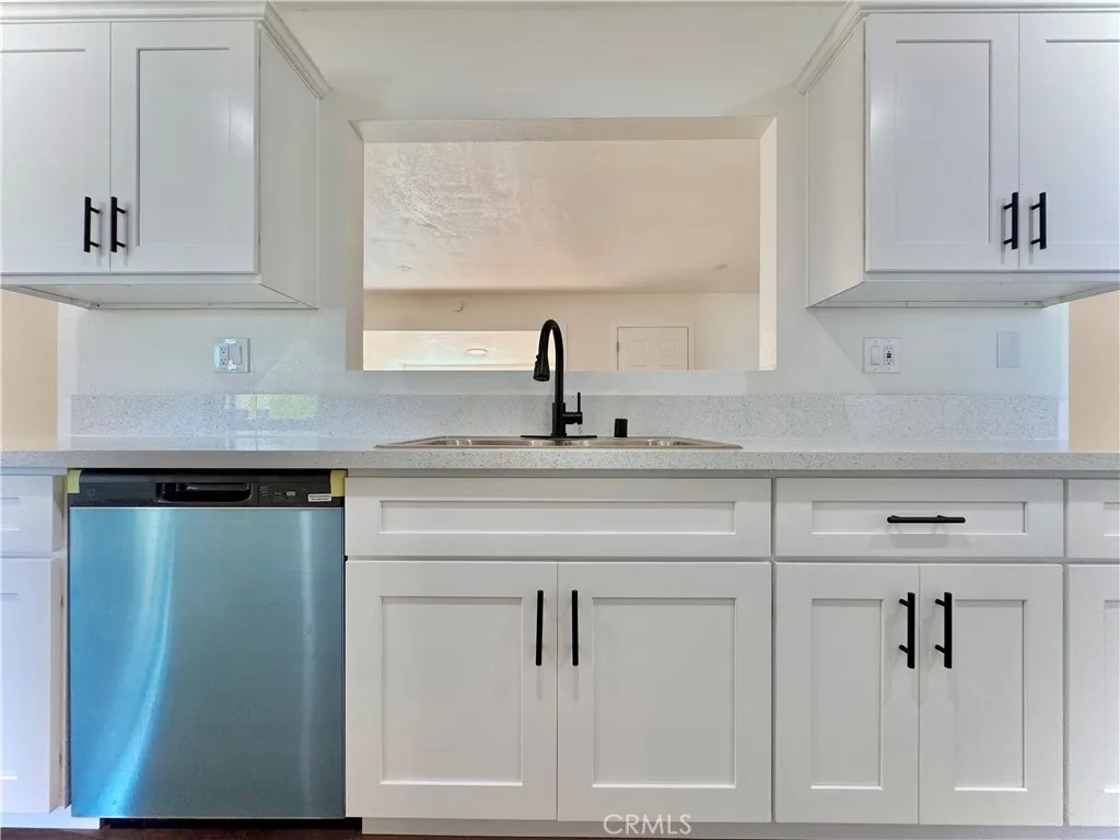 681 Birch Avenue, Upland, California 91786 home-pic-7